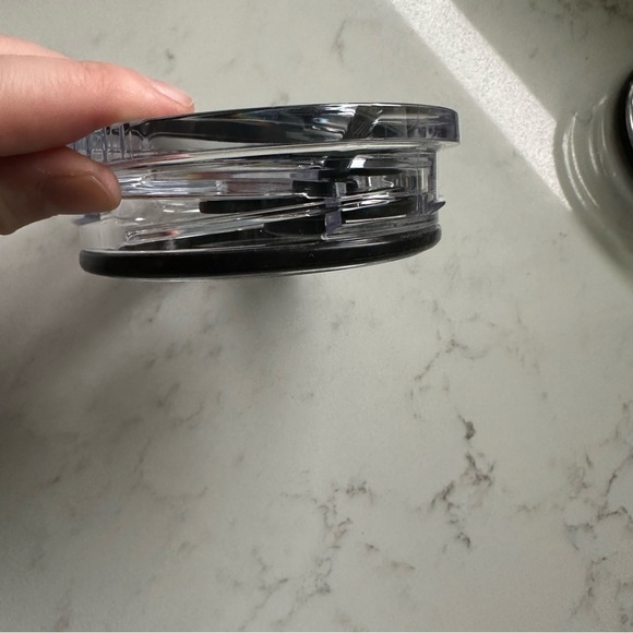 Yeti Stronghold Lid - Picture 3 of 4